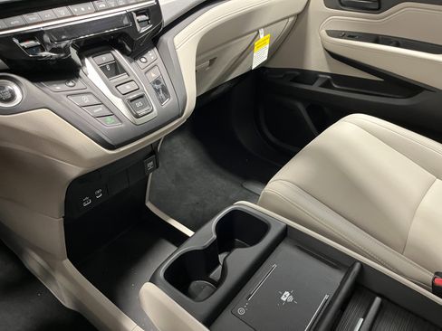New 2026 Honda Odyssey EX-L image 14
