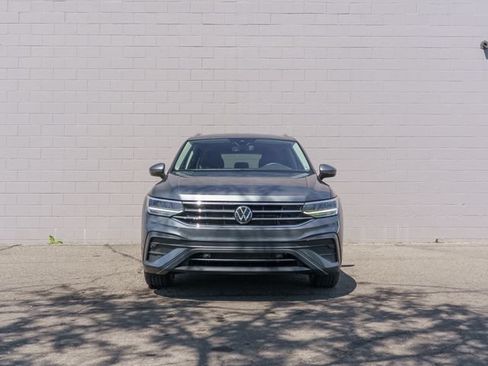 Used 2024 Volkswagen Tiguan SE AWD/4WD image 10