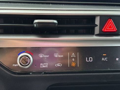 Certified 2024 Kia Sorento S AWD/4WD image 30