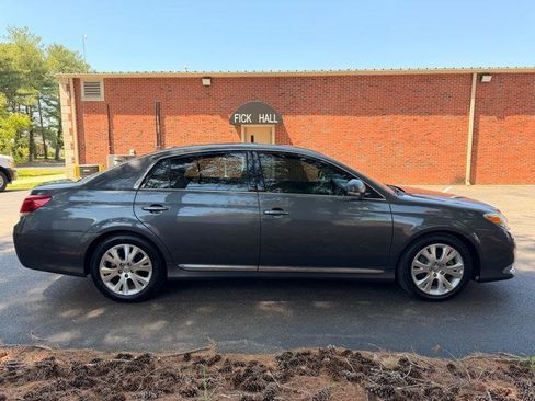 Used 2011 Toyota Avalon Limited image 5