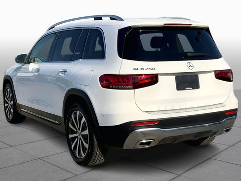 Used 2021 Mercedes-Benz GLB 250 w/ Premium Package image 12