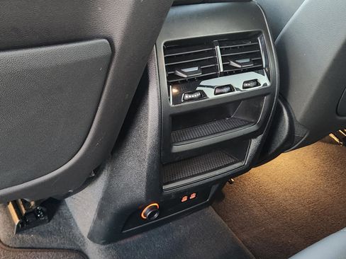 Used 2024 BMW X5 xDrive50e image 29