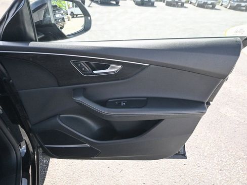 Used 2022 Audi Q8 Premium Plus image 26