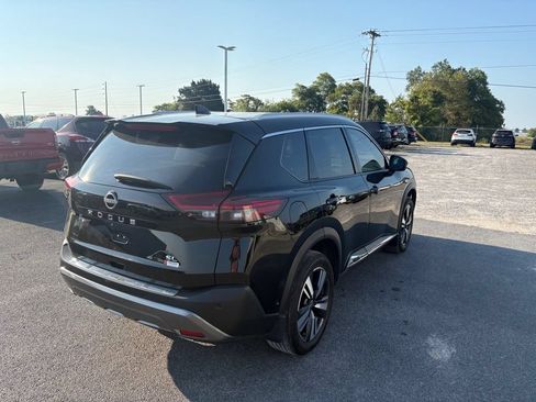 Used 2023 Nissan Rogue SL w/ SL Premium Package FWD image 4