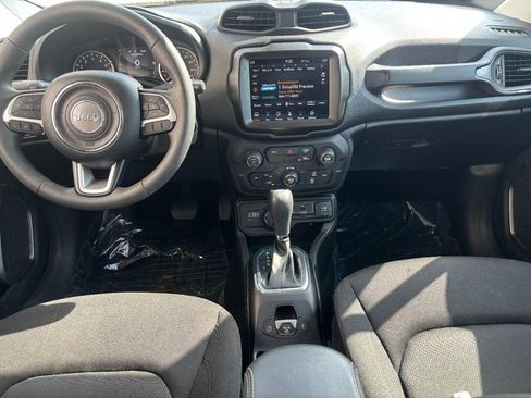 Used 2023 Jeep Renegade Latitude AWD/4WD image 14