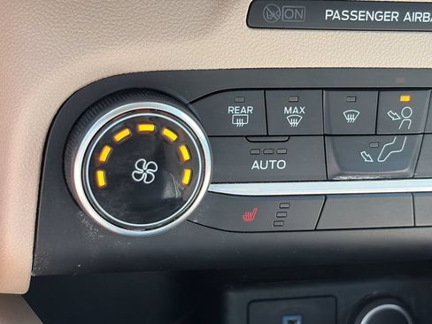 Used 2020 Ford Escape SE FWD image 26