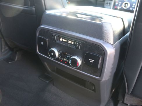 Used 2023 Ford Expedition Platinum image 17