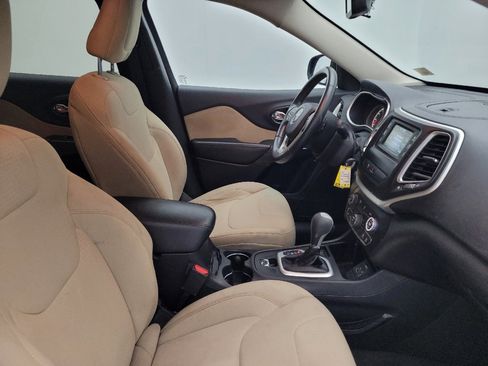 Used 2016 Jeep Cherokee Latitude w/ Safety/Convenience Group image 21