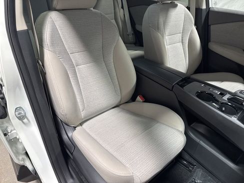 Used 2023 Nissan Rogue SV FWD image 10