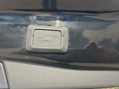 Used 2024 Toyota RAV4 XLE Premium image 13