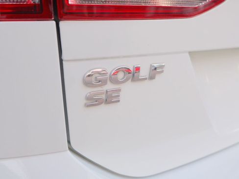 Used 2017 Volkswagen Golf SE image 29