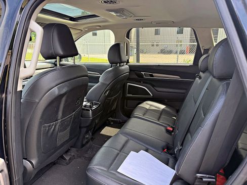 Used 2020 Kia Telluride EX AWD/4WD image 19