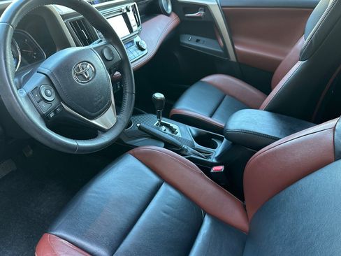 Used 2014 Toyota RAV4 Limited w/ Technology Package image 10