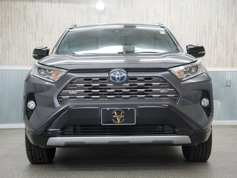 Used 2020 Toyota RAV4 XSE image 2