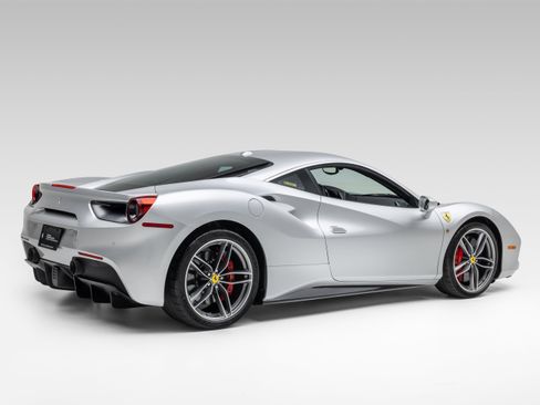 Certified 2018 Ferrari 488 GTB RWD image 8