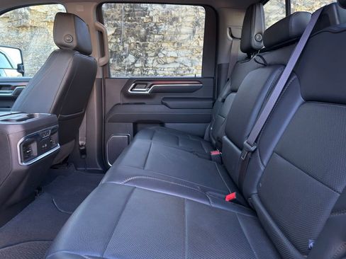 Used 2024 GMC Sierra 3500 Denali w/ Denali Reserve Package image 10