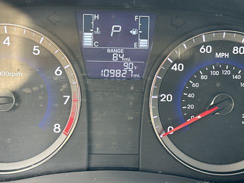 Used 2015 Hyundai Accent GLS FWD image 24