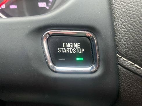 Used 2023 GMC Acadia SLE w/ Driver Convenience Package image 30