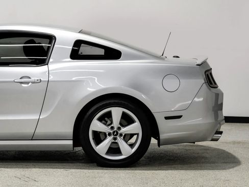 Used 2013 Ford Mustang GT Premium w/ Comfort Pkg RWD image 15