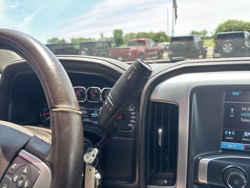 Used 2018 GMC Sierra 1500 SLT AWD/4WD image 26
