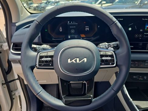 New 2026 Kia Carnival EX FWD image 30