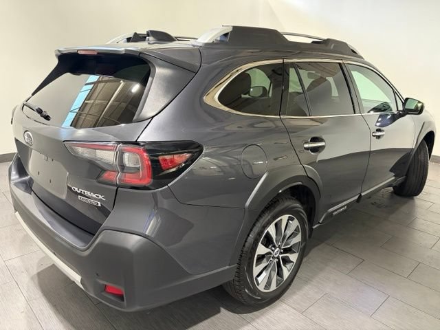 Used 2023 Subaru Outback Touring AWD/4WD image 5