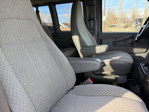 Used 2017 Chevrolet Express 2500 LS image 19