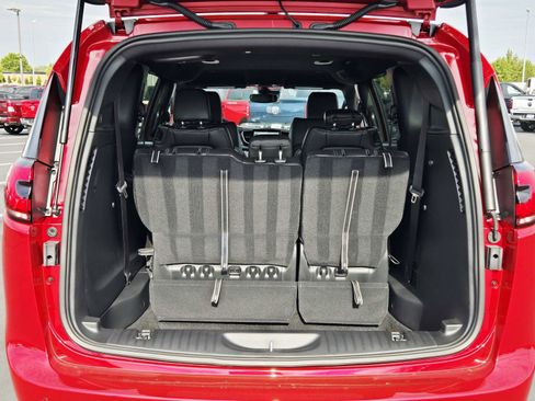New 2026 Chrysler Pacifica Select image 14