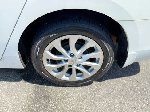 Used 2017 Nissan Sentra SV w/ Style Package FWD image 4