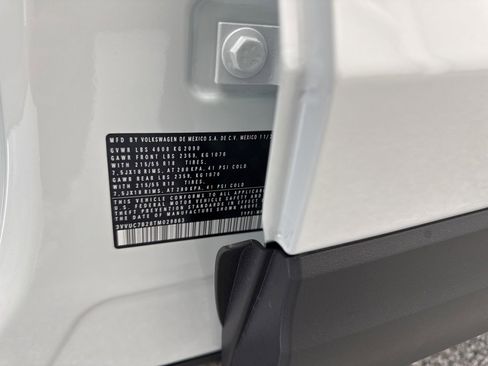 New 2026 Volkswagen Taos SE image 36