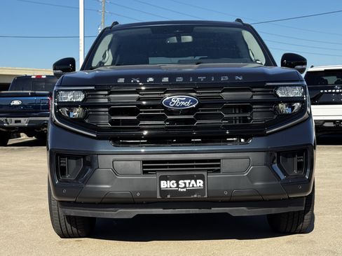 New 2026 Ford Expedition Active image 5
