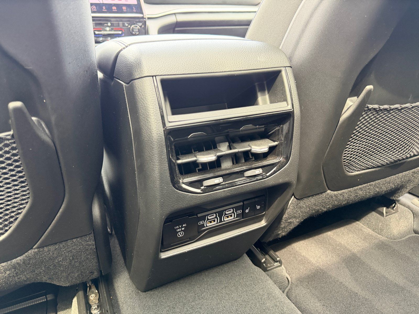 Used 2025 Jeep Grand Cherokee Limited AWD/4WD image 18