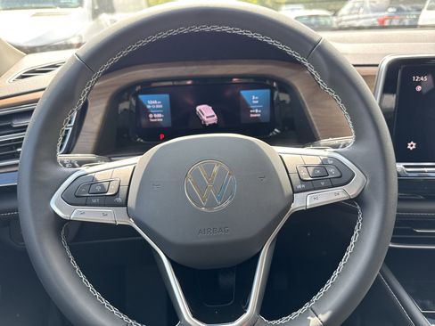 New 2026 Volkswagen Atlas SE image 14