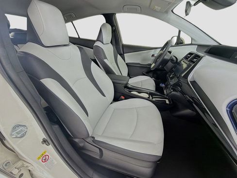 Used 2017 Toyota Prius Three Touring image 28
