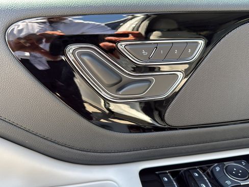 New 2026 Lincoln Aviator 2WD image 10