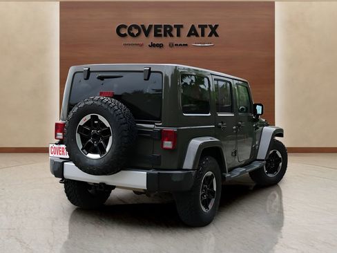 Used 2015 Jeep Wrangler Unlimited Sahara w/ Max Tow Package AWD/4WD image 5