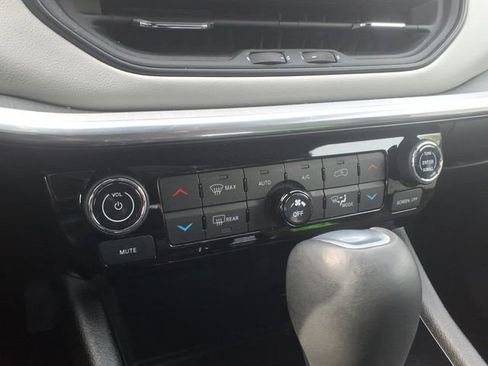 Used 2023 Jeep Compass Limited AWD/4WD image 17