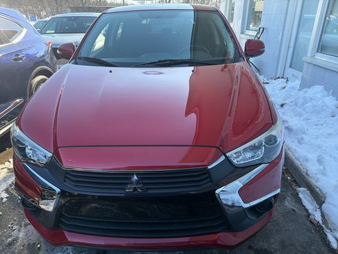 Used 2017 Mitsubishi Outlander Sport ES image 2
