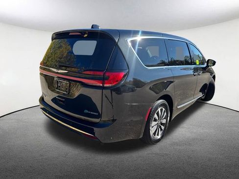 Used 2023 Chrysler Pacifica Limited image 13