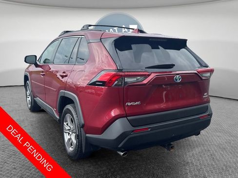 Used 2022 Toyota RAV4 LE AWD/4WD image 5