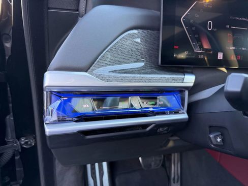 Used 2024 BMW 740i w/ Premium Package 2 image 19