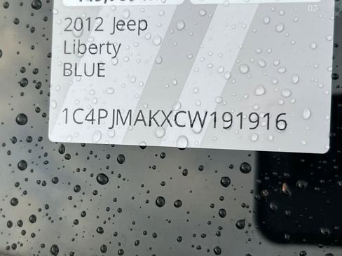 Used 2012 Jeep Liberty Sport image 22