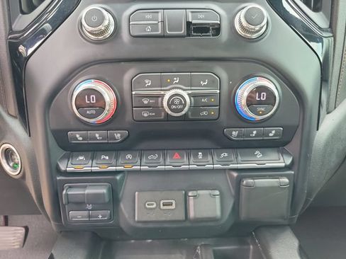 Used 2021 GMC Sierra 1500 AT4 w/ AT4 Premium Package AWD/4WD image 24