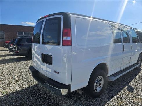 Used 2021 GMC Savana 2500 w/ Driver Convenience Package image 4