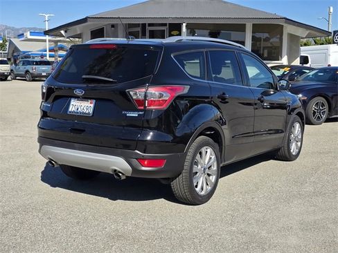Used 2017 Ford Escape Titanium image 4