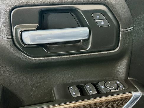 Used 2021 Chevrolet Silverado 1500 LT Trail Boss w/ Convenience Package II AWD/4WD image 15