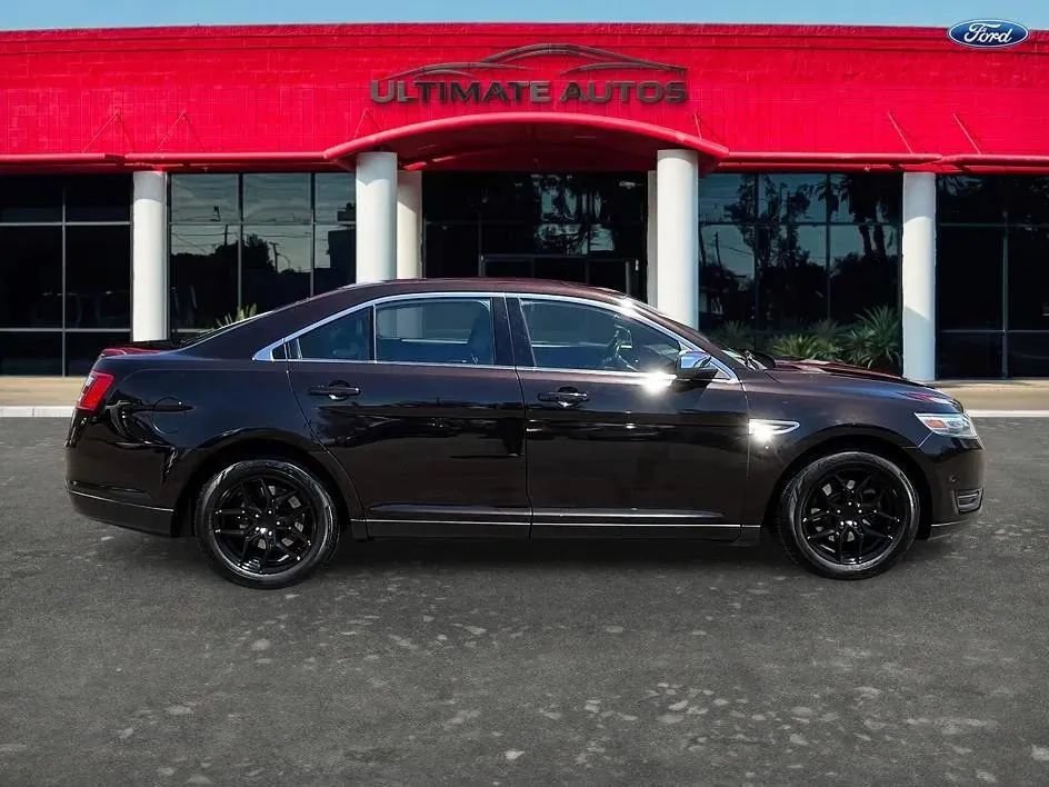 Used 2013 Ford Taurus Limited FWD image 5