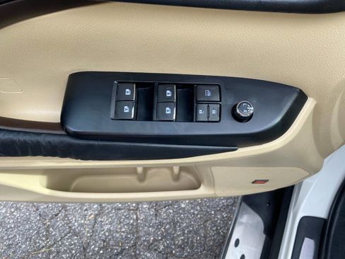 Used 2014 Toyota Highlander Limited Platinum image 18