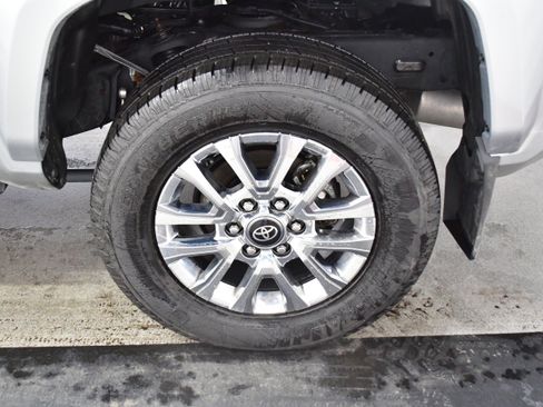 Used 2024 Toyota Tacoma Limited w/ Limited Package (LT) image 61