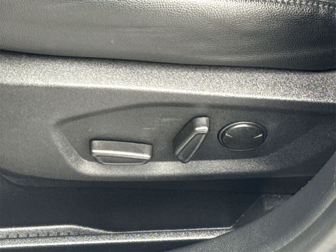 Used 2024 Ford Edge Titanium image 16